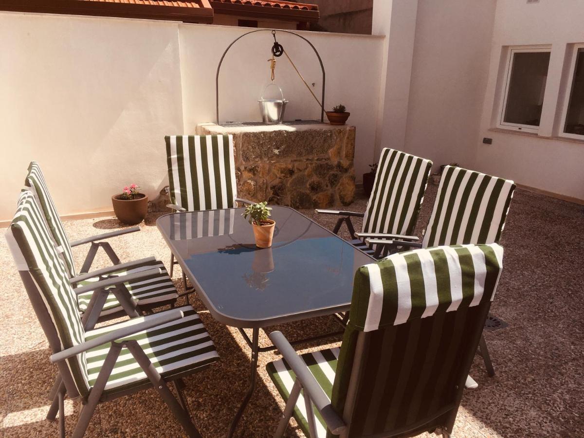 Acogedora Casa Con Patio En El Tiemblo Apartman Kültér fotó
