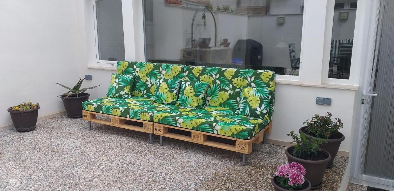 Acogedora Casa Con Patio En El Tiemblo Apartman Kültér fotó