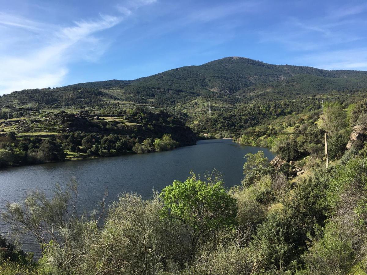 Acogedora Casa Con Patio En El Tiemblo Apartman Kültér fotó