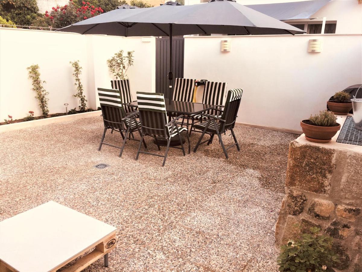 Acogedora Casa Con Patio En El Tiemblo Apartman Kültér fotó