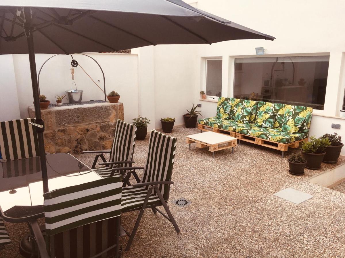 Acogedora Casa Con Patio En El Tiemblo Apartman Kültér fotó